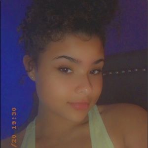 Meet your Posher, Ari